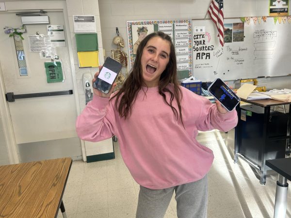 Sophomore Carmen Arana chooses between Starbucks and Dutch Bros.. Arana thinks Starbucks is better because they have it in her home country of Spain. 