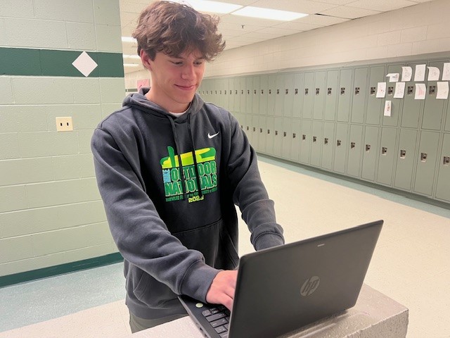 Senior Dustin Todd demonstrates the new online SAT test that is replacing the old pencil-and-paper format from previous years. Beginning in 2024, the test will be onscreen-only.  