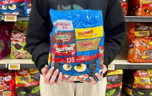There are many delicious Halloween candies to choose from, from Albertsons Grocery Store. However, the ultimate question is which one is the best option.  
