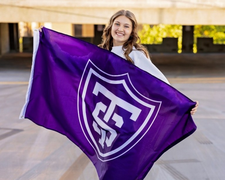Senior volleyball captain Maddy Jones commits to St. Thomas for volleyball. She looks forward to her D1 sports career. 