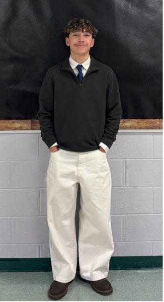 Junior Luke Ritter’s favorite aspect of winter is the trendy layering of garments. In order to stay at a comfortable body temperature, he puts a sweatshirt over any outfit as a finishing touch.