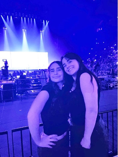 Junior Birkle Smith alongside her older sister, Lindynn Smith, had a blast at Drake’s concert this past Summer. They enjoyed loud music, dancing and a crazy audience.